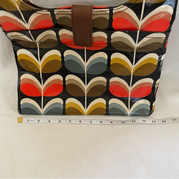 Orla Kiely classic multi-stem print midi crossbody bag with adjustable strap - Picture 5 of 16